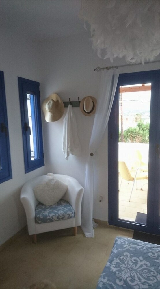 Aphrodite And Apollo Apartments