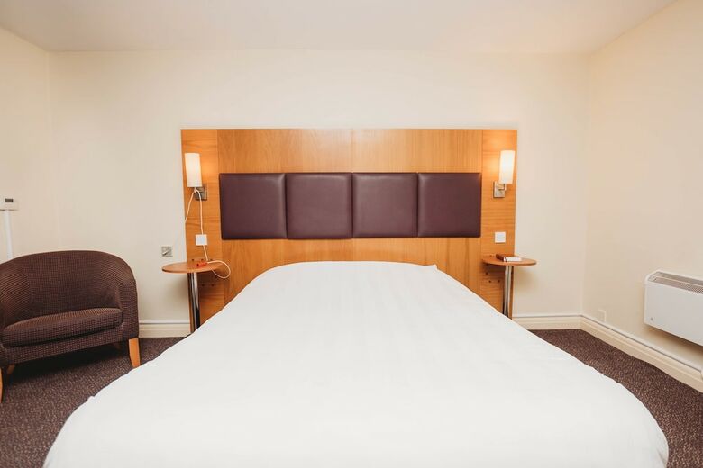 Hotel Purple Roomz