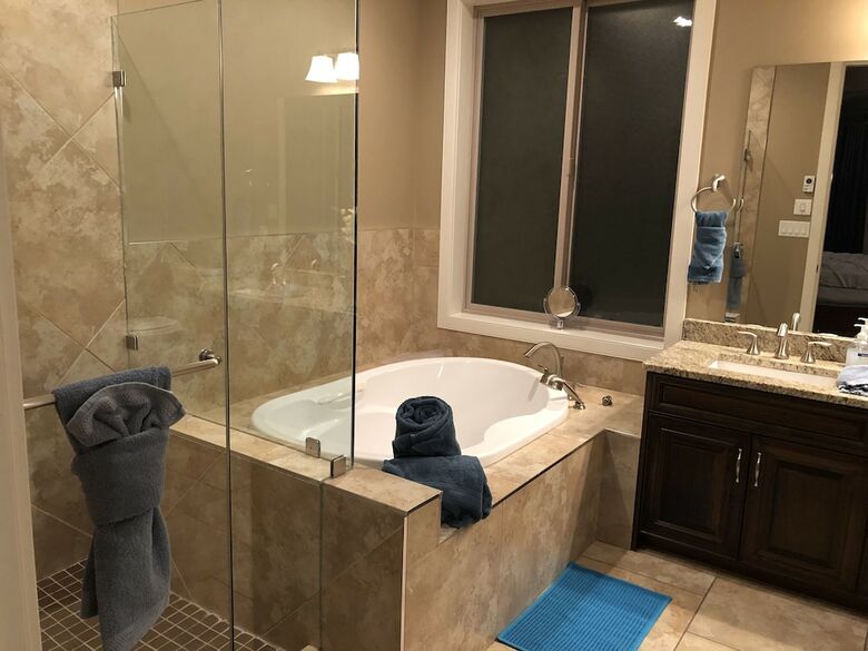 Hotel Luxury Lakefront Rooms