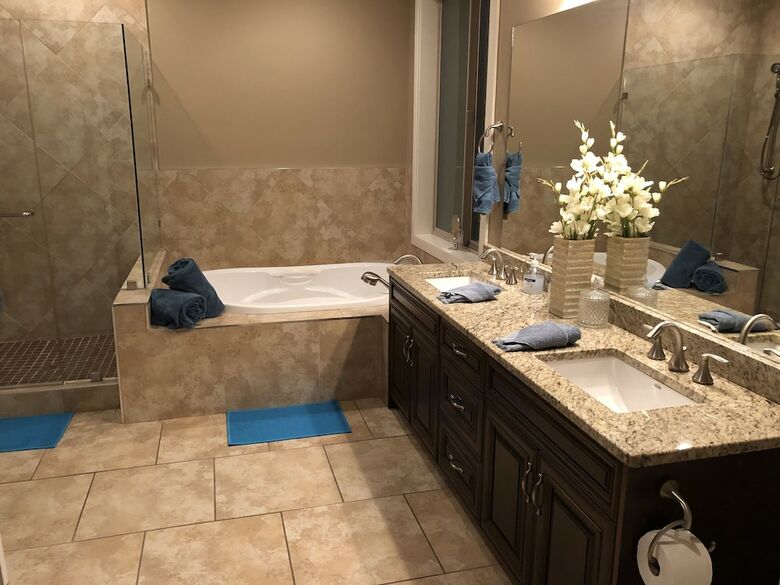 Hotel Luxury Lakefront Rooms