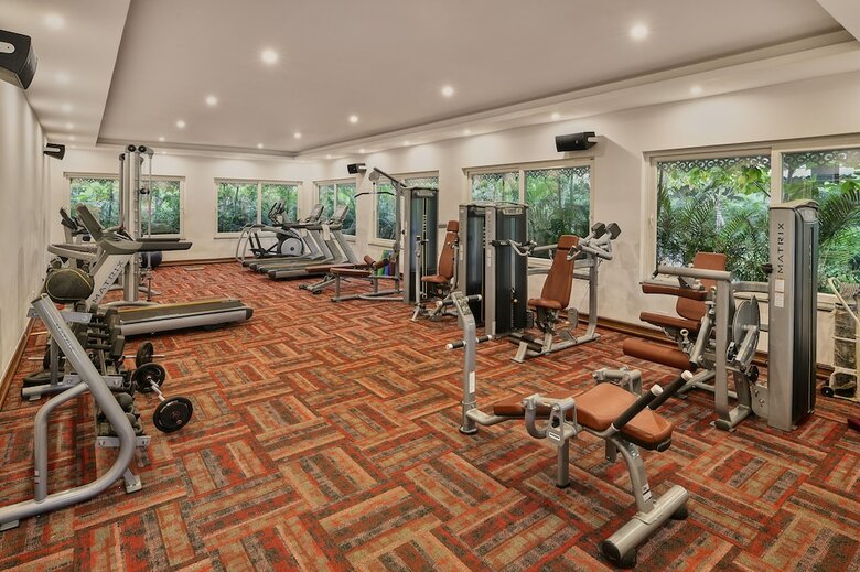 Hotel Mayfair Lake Resort