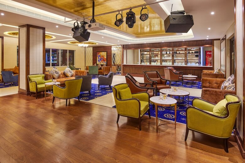 Hotel Mayfair Lake Resort