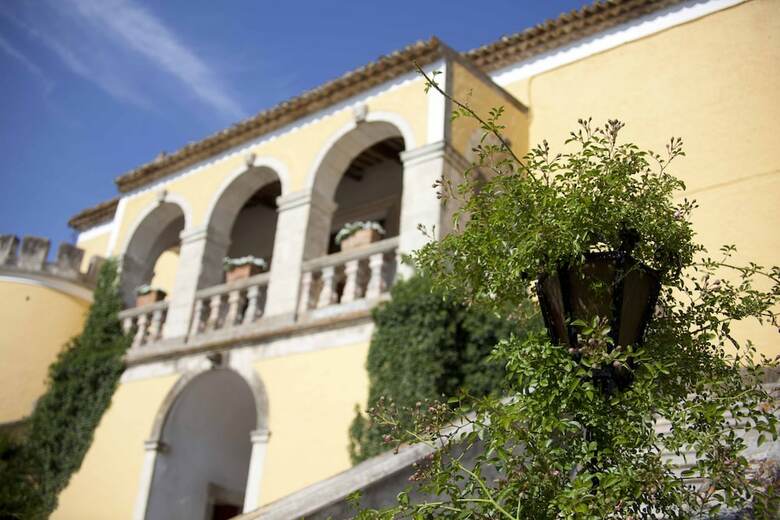 Agroturismo Castello Di Serragiumenta