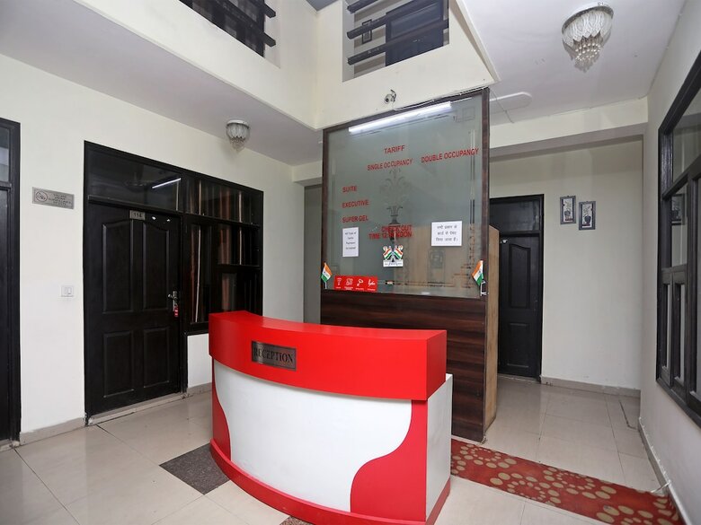 Hotel Oyo 19472 Highway Regency
