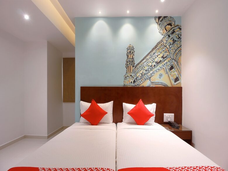 Hotel Oyo 24583 Sesha Grand