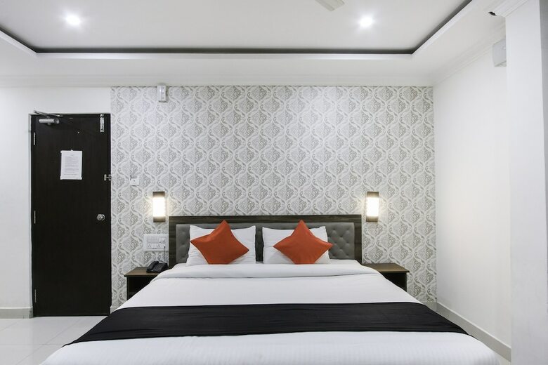 Hotel Oyo 23994 Rich Fort