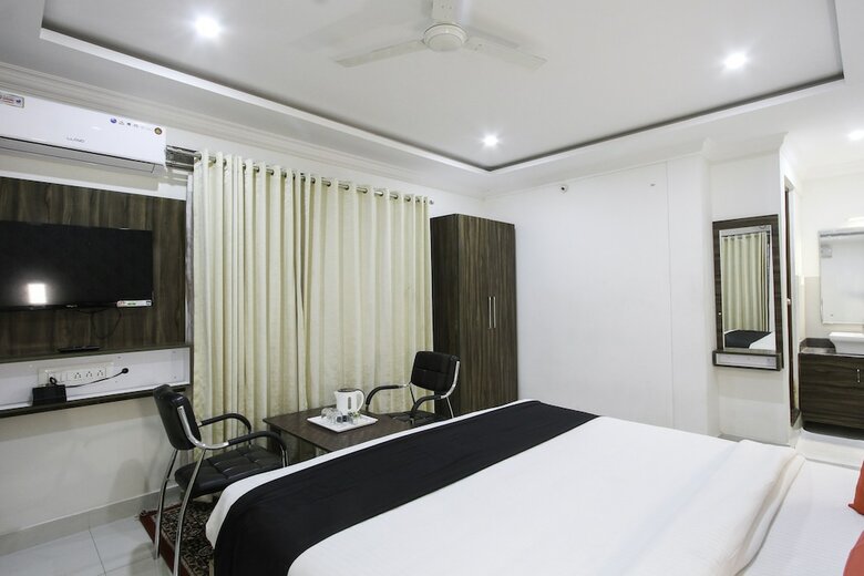 Hotel Oyo 23994 Rich Fort