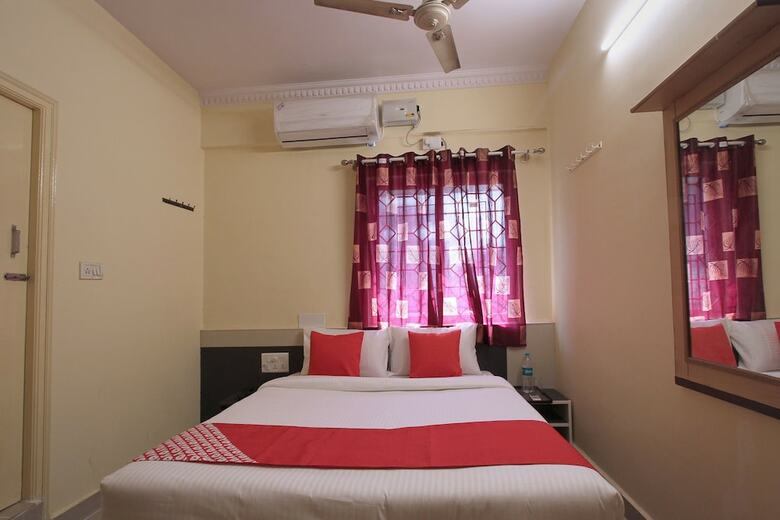 Oyo 24259 Hotel Blue Inn