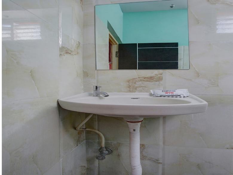 Oyo 24259 Hotel Blue Inn