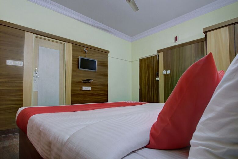 Oyo 24259 Hotel Blue Inn