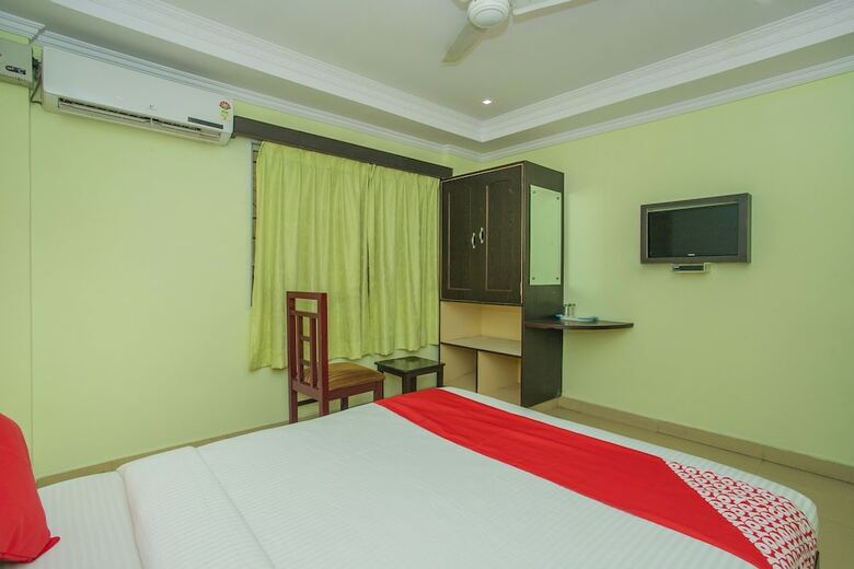 Hotel Oyo 25121 Bns Lodge
