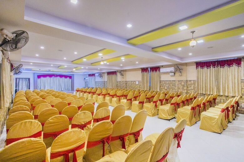 Hotel Oyo 25121 Bns Lodge