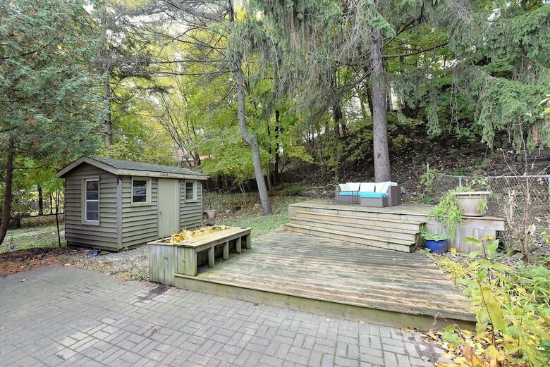 Lavish 4br House With Ravine Backyard