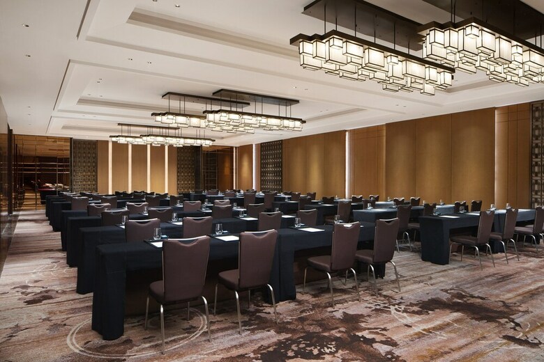 Sheraton Yunfu Xinxing Hotel
