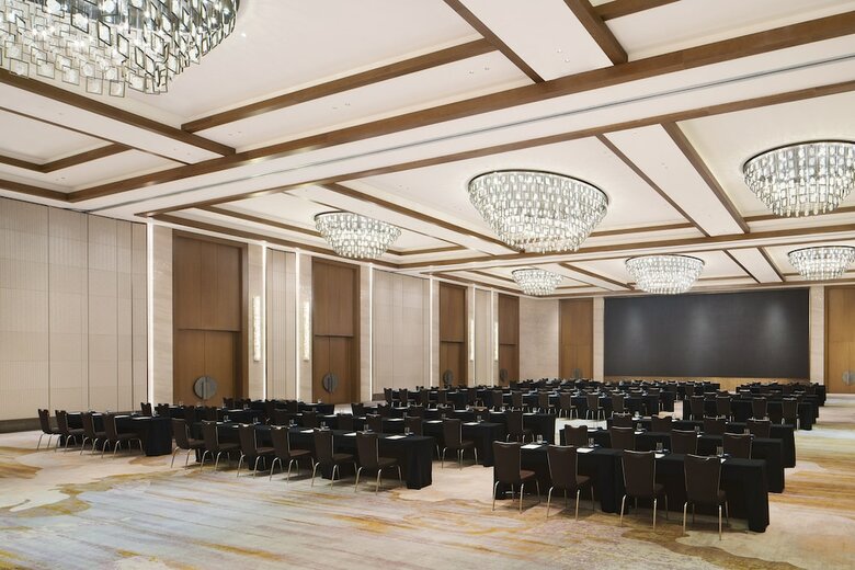 Sheraton Yunfu Xinxing Hotel