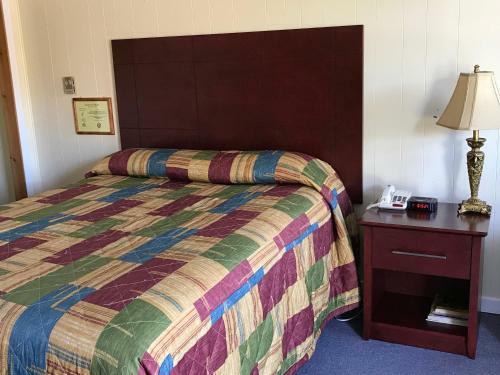 Deep River Motel