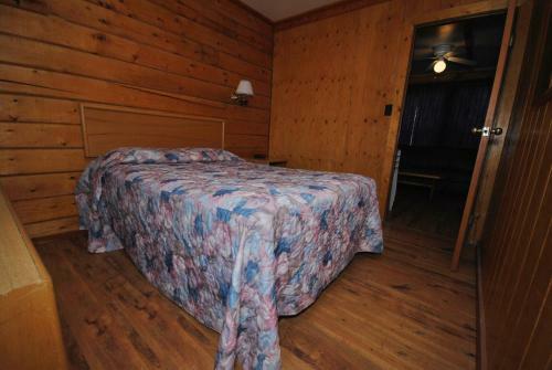 Lodge Kenosee Inn & Cabins