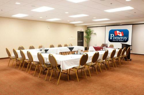 Hotel Pomeroy Inn And Suites