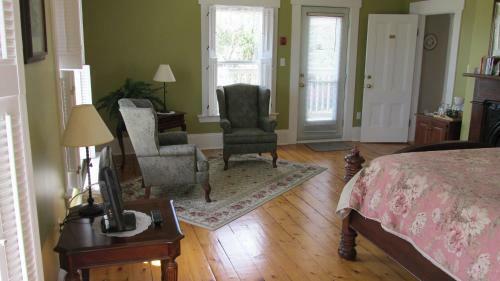 Bed & Breakfast Louisbourg Heritage House