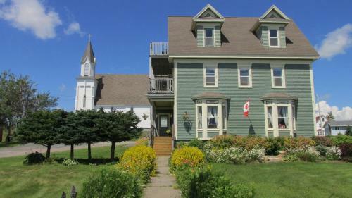 Bed & Breakfast Louisbourg Heritage House