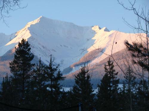 Mica Mountain Lodge & Log Cabins