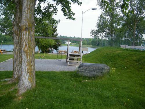 Motel Campbellford River Inn