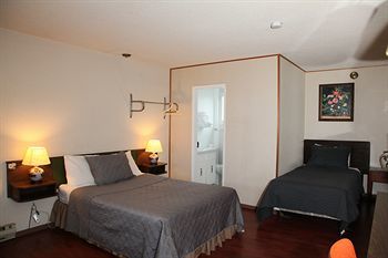 Cozy Court Motel