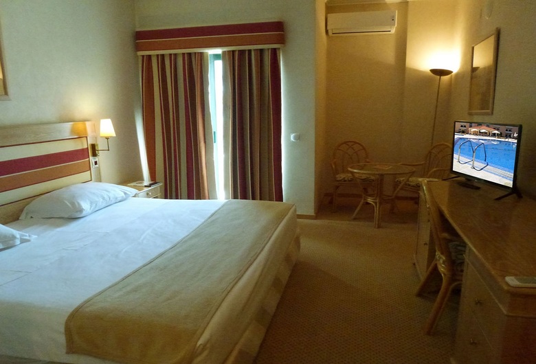 Riviera Hotel
