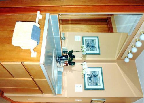 Quadra Island Harbour House B&B