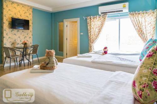 Gallery Lake View Hotel