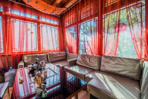 Hostal Cantonese Inn