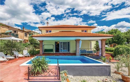 Three-bedroom Holiday Home In Krasica