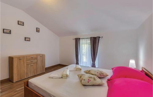 Three-bedroom Holiday Home In Krasica