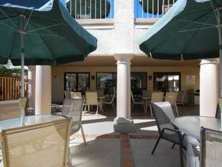 Hotel Ramada Inn & Suites Foothills
