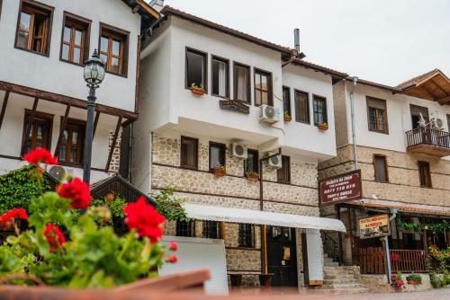 Hostal Toni's Guest House
