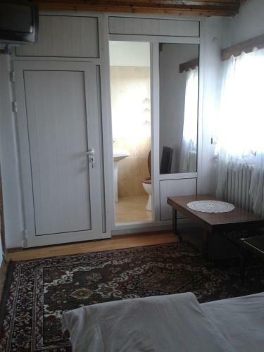 Hostal Topuzovi Guest House