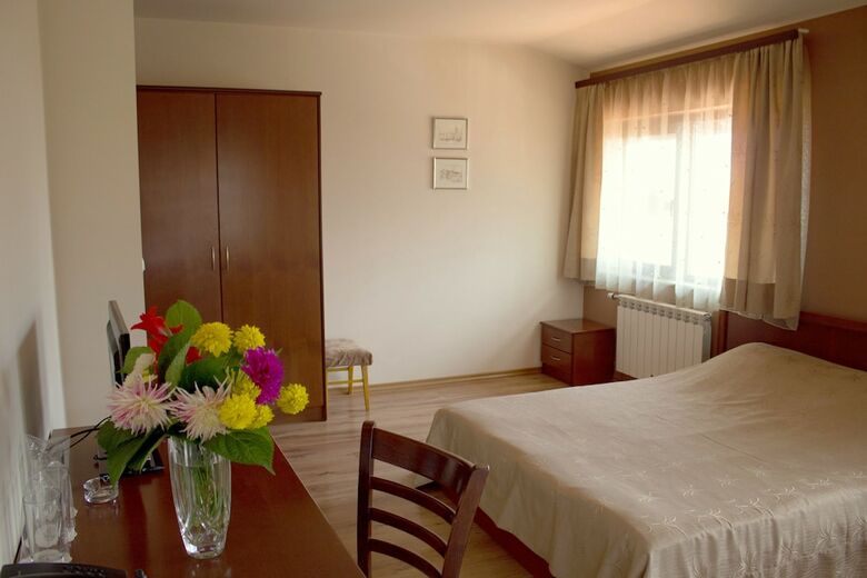 Bizev Hotel