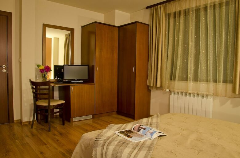 Bizev Hotel