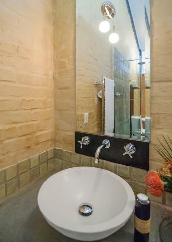 Hostal Sirius Lodge