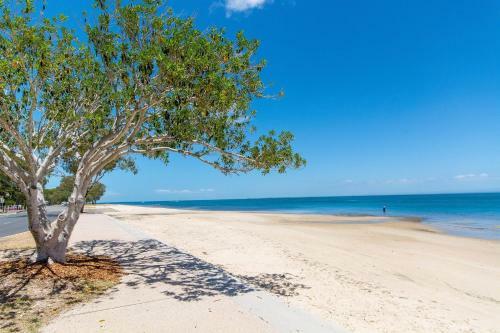 Views, Pool, Air Conditioning - Karoonda Sands Welsby Pde, Bongaree