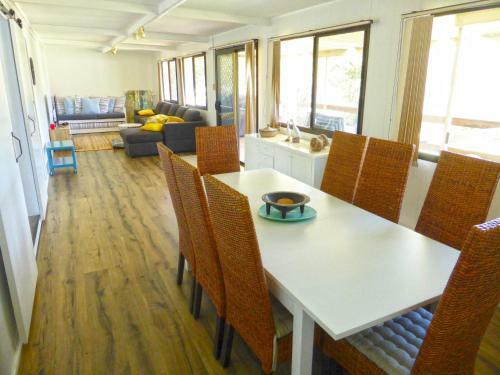 The Relax Shack @ Culburra Beach Sleeps 7