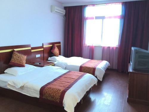 Dongji Hotel
