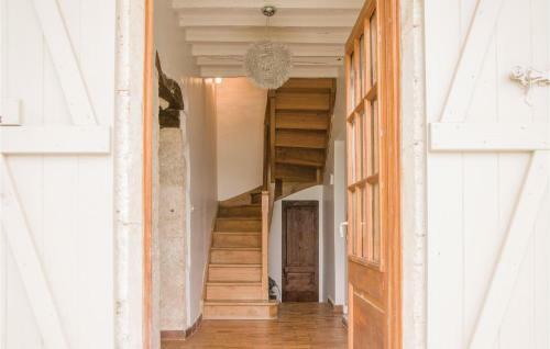 Five-bedroom Holiday Home In Sembas