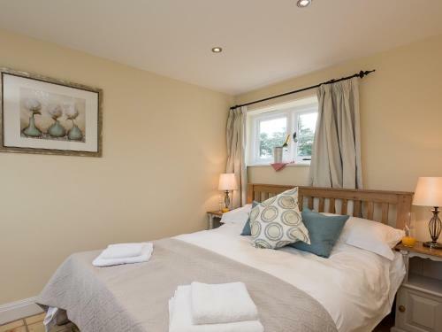 Three Horseshoes House