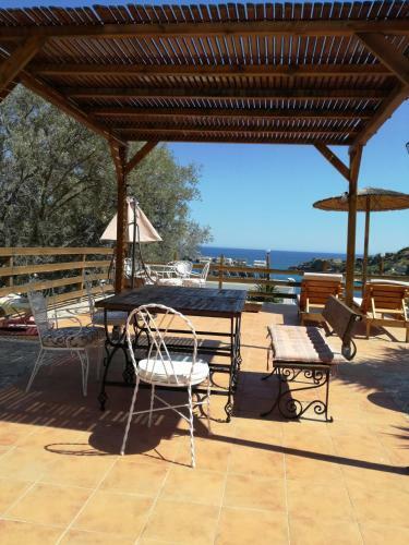 Oasis Hotel Loutro