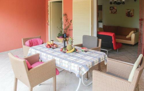 Three-bedroom Holiday Home In Artemida