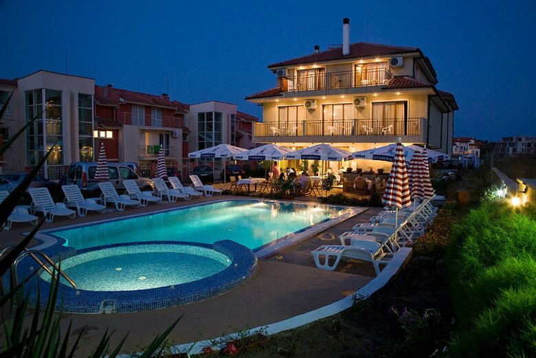 Hotel Muzite (the Muses)