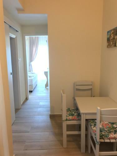 Leonidas Studio Apartments
