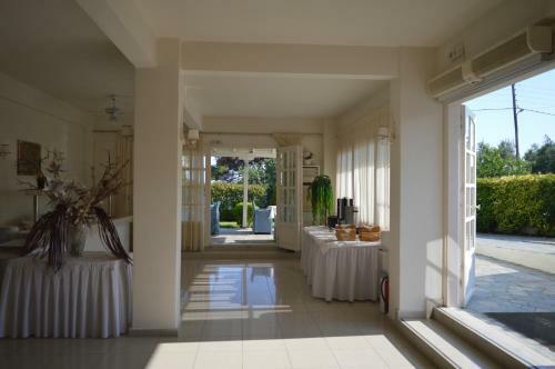 Leonidas Studio Apartments