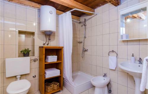 Three-bedroom Holiday Home In Brotnice